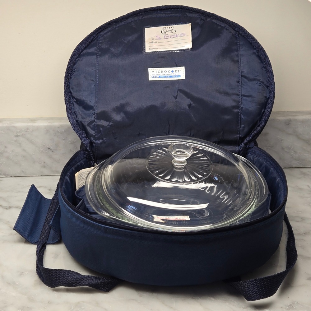Pyrex Portables 2 Qt. Glass Casserole Dish with Lid Insulated Carrier Cold Packs